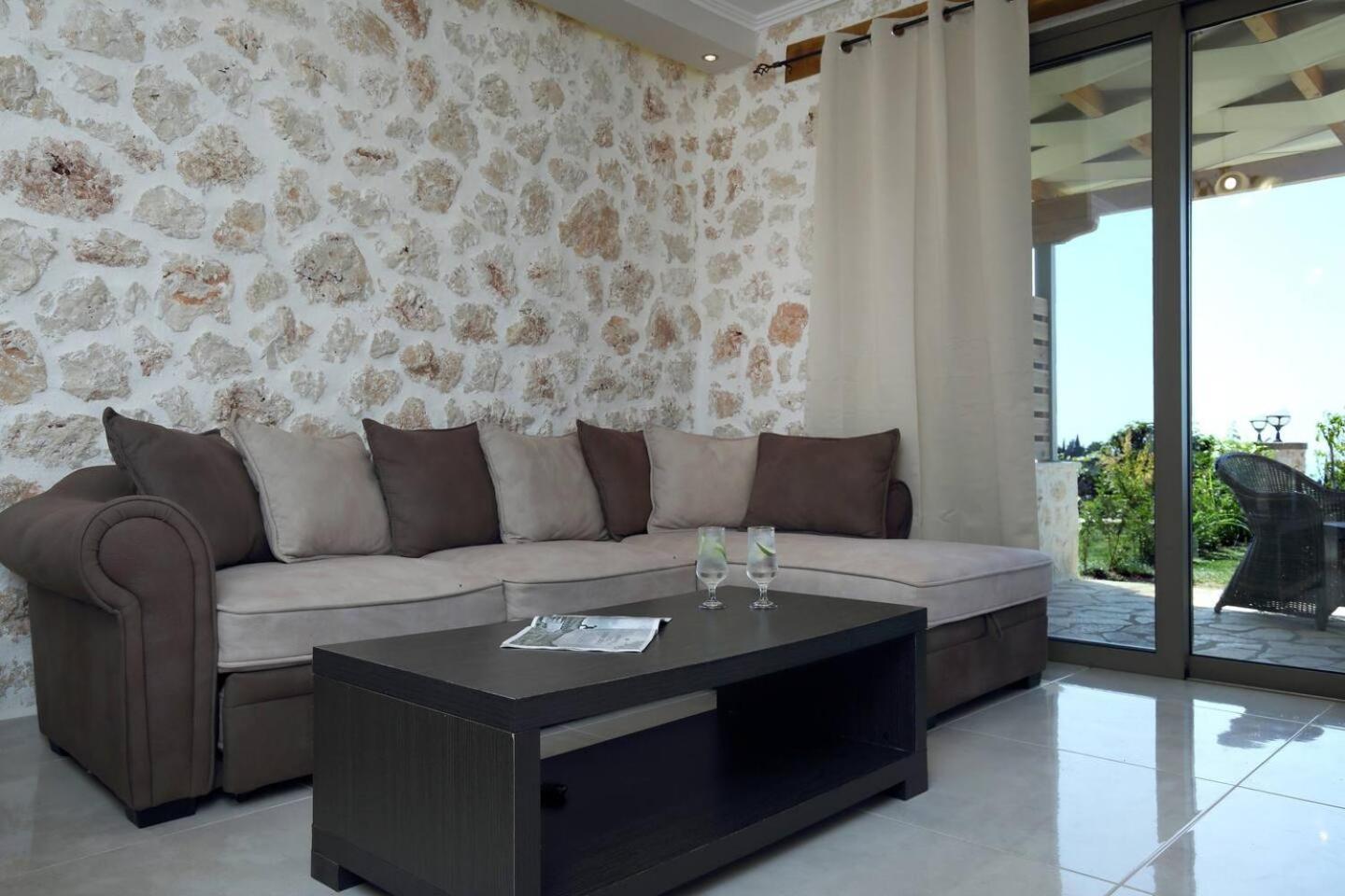 Villas Goudis Tsoukaladhes Luaran gambar