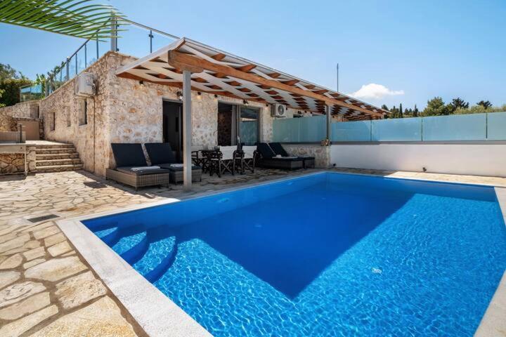 Villas Goudis Tsoukaladhes Luaran gambar