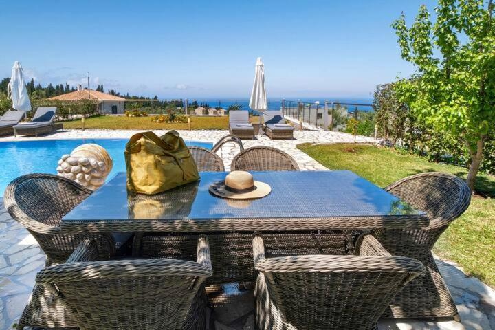 Villas Goudis Tsoukaladhes Luaran gambar